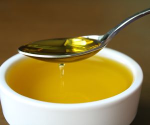 Łyżka tego oleju dziennie chroni przed zawałem. Zaskakujące, z czego jest zrobiony