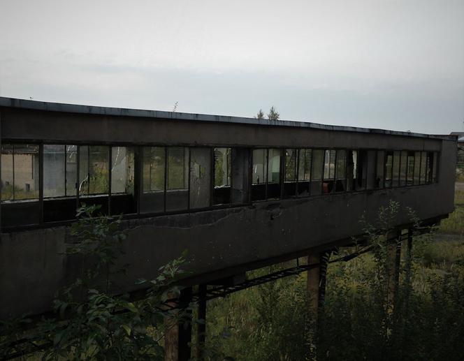 Opuszczona kopalnia Mysłowice tak wyglądała jeszcze rok temu. Ruiny wyburzono, został tylko szyb 