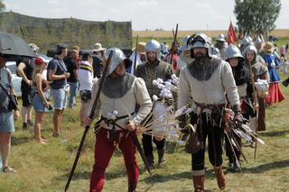 Inscenizacja bitwy pod Grunwaldem. Rekonstruktorzy musieli walczyć z potwornym upałem