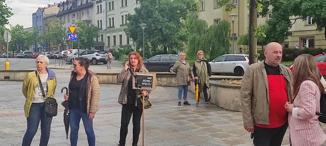 Protest kobiet "Ani jednej więcej!" w Kielcach (14 czerwca 2023)