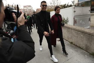 Uśmiechnięty Cristiano Ronaldo usłyszał wyrok! Prawie dwa lata więzienia w zawieszeniu [ZDJĘCIA, WIDEO]