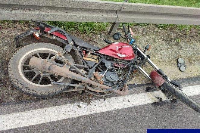 Wypadek z udziałem motocyklisty w Smykówku