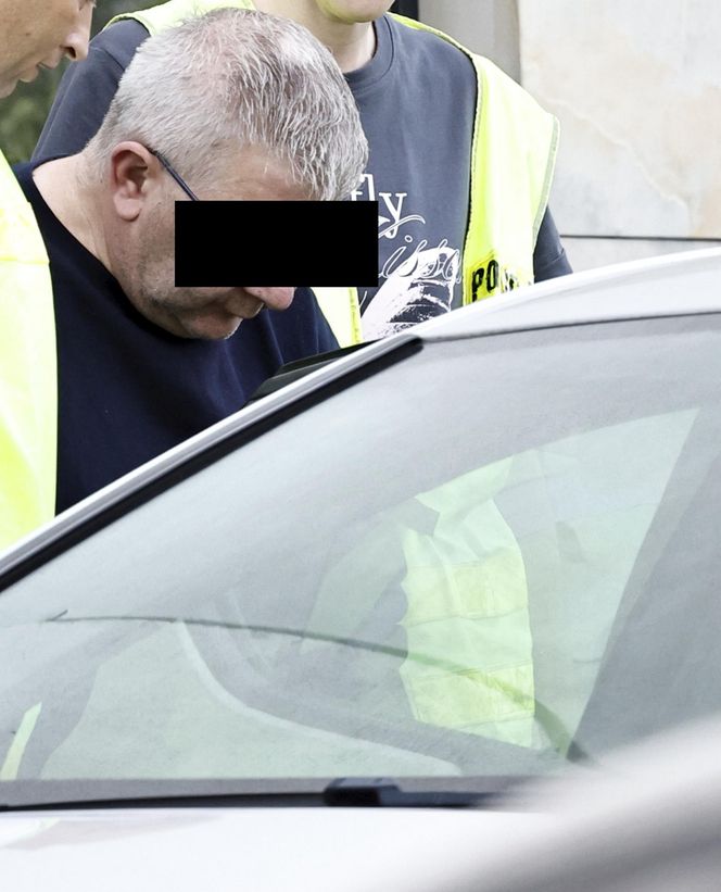 Mirosław M., proboszcz z gminy Tarczyn, doprowadzony do prokuratury