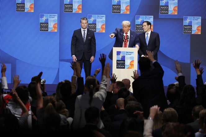 Trump sprawił, że "wszyscy zatańczyli tak, jak im zagrał na fujarce". Szokujące wnioski po Hadze!