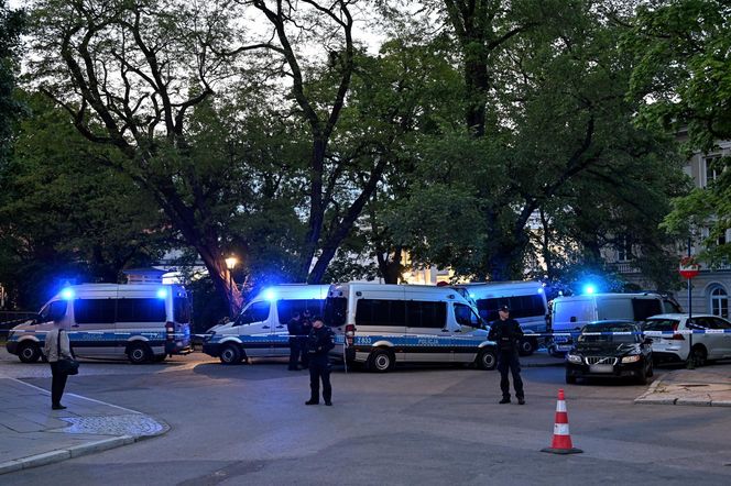 Masakra siekiera na Uniwersytecie Warszawskim. Kobieta z podciętą głową