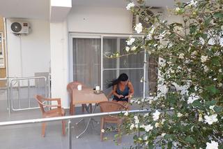 Etna przyłapana na egzotycznych wakacjach. Nie uwierzycie co robiła na tarasie w luksusowym resorcie. Gorące zdjęcia gwiazdy disco polo!