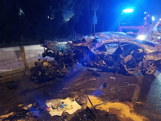 Groźny wypadek w Gdańsku. Dachowanie auta na ul. Sucharskiego