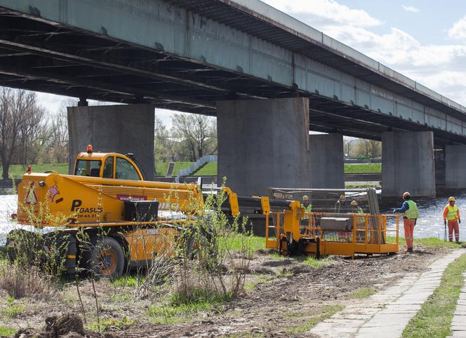 Kilofy weszły na most