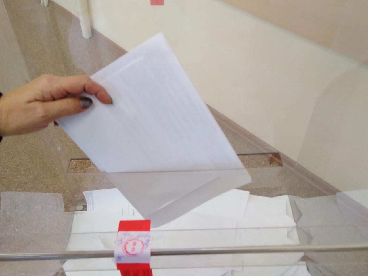 Koronawirus: Członkini komisji wyborczej zakażona! Mogła mieć kontakt z 1,5 tys. osób! WYBORY 2020