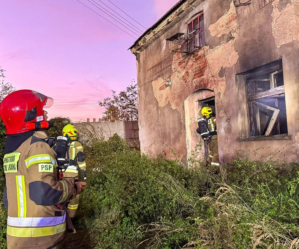 Bezdomny spłonął w pustostanie. Trzech nastolatków zatrzymanych. Jednemu grozi dożywocie