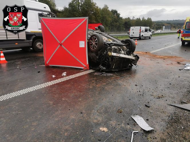 Dachowanie na autostradzie A4 pod Krakowem. Nie żyje mężczyzna