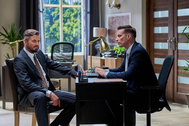 Na Wspólnej odc. 3745: Darek Żbik (Michał Mikołajczak), Borecki (Marcin Chabowski)