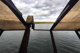 Statek UFO stoi przy nabrzeżu Pogorii i niszczeje