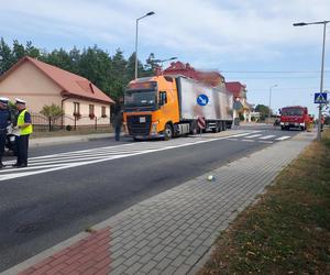 Wypadek śmiertelny pod Tarnowem. Na przejściu dla pieszych tir wjechał w 73-latka