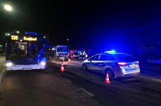 Poważny wypadek w Nowej Hucie. Karetka jadąca na sygnale zderzyła się z samochodem