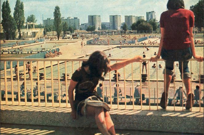 1973 , Nowo otwarte kąpielisko KS Skry przy ul. Wawelskiej na Ochocie,