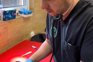 Puszczyk wpadł do komina [GALERIA]