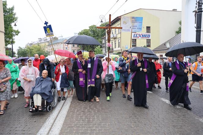 Lubelska Piesza Pielgrzymka na Jasną Górę 2024. Pątnikom deszcz niestraszny!