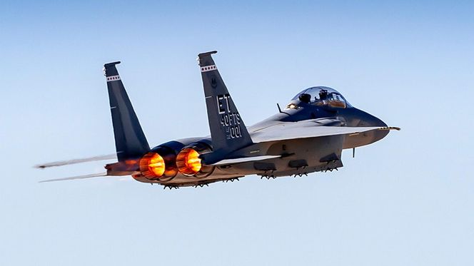 Samoloty  F-15, F/A 18