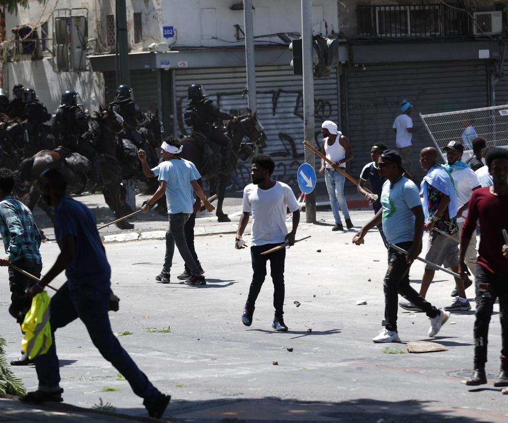 Setki rannych w Izraelu. To wynik gwałtownych protestów azylantów z Erytrei
