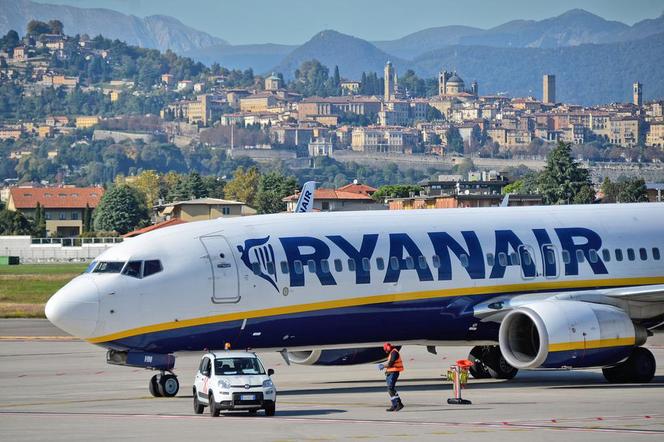 Ograniczenia w ruchu lotniczym: Ryanair składa skargę na Polskę!