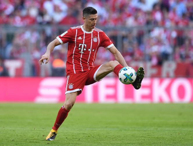 LEWY ZNOWU RUSZA NA SCHALKE
