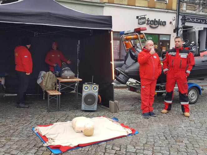 Ekstremalne Mikołajki z NGO w Lesznie przyciagnęły tłumy mieszkańców