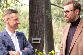 M jak miłość odc. 1872 po wakacjach. Piotrek (Marcin Mroczek), Dariusz Hoffman (Mateusz Rusin)