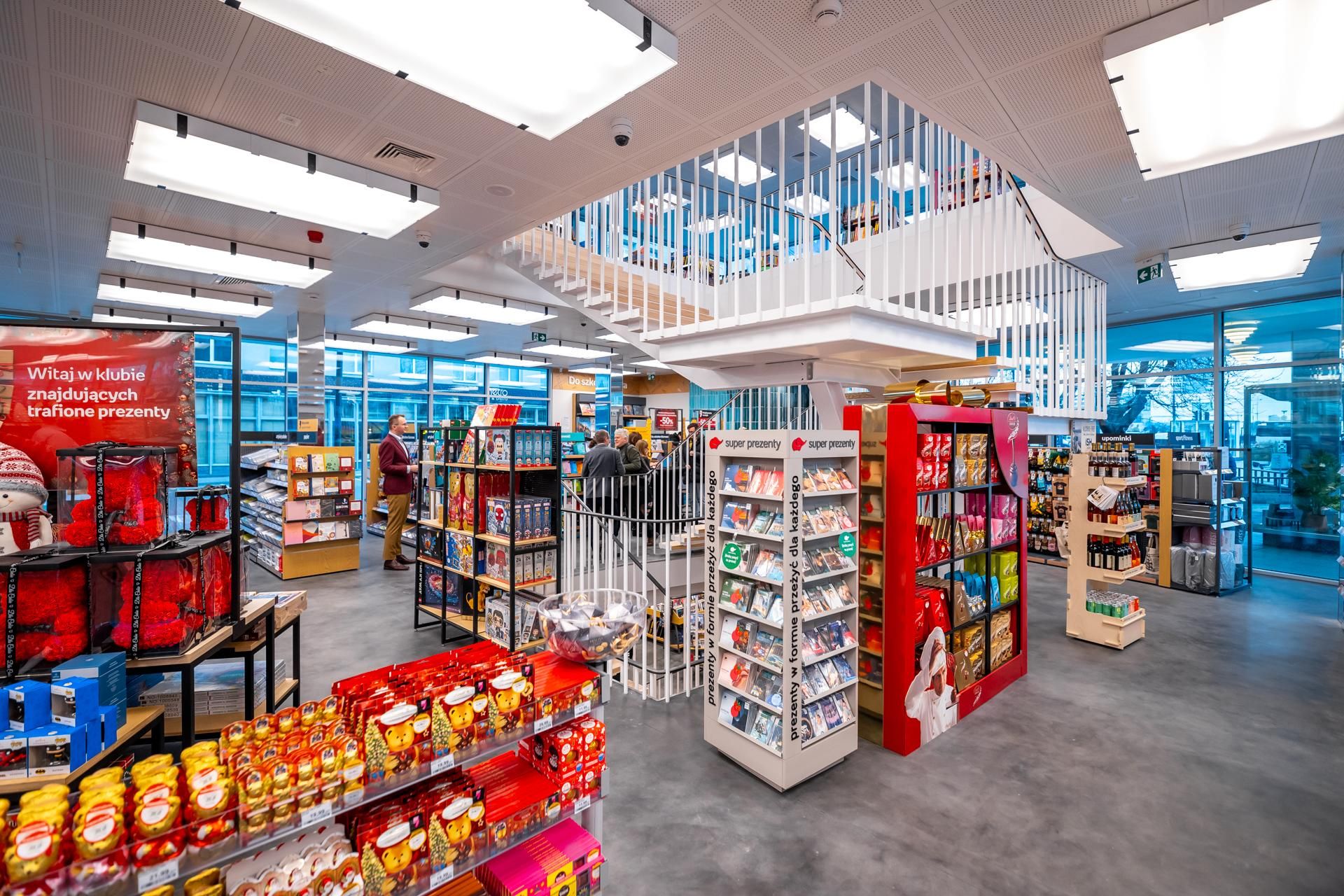 Wnętrza odnowionej "Cepelii" w Warszawie