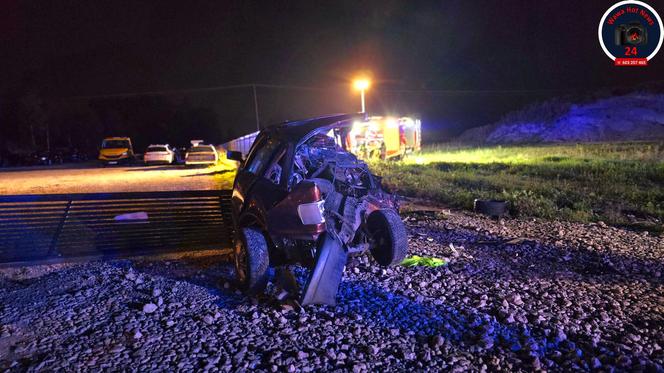 Kierujący samochodem Audi stracił panowanie nad pojazdem i zjechał z drogi na pobocze 