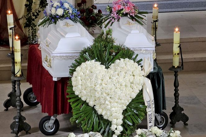 Madzia i Jadzia zginęły z rąk ukochanej mamusi! Ich tata łkał nad białymi trumienkami