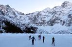 Selekcja naturalna. Internauci bezlitośni dla ludzi, którzy wchodzą na  na Morskie Oko w czasie odwilży