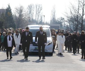 Pogrzeb 25-letniej Lizy