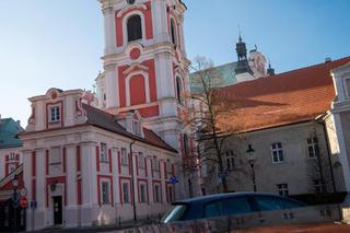 Poznańskie zabytki... odbite na maskach samochodów!