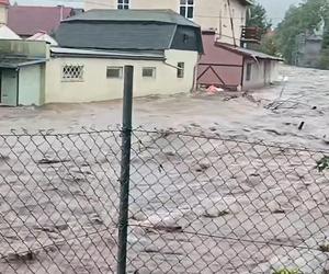 Lądek Zdrój i Stronie Śląskie zalewa woda. Dramatyczna sytuacja mieszkańców 