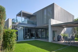 Dom z Boxem na Zielonym Ursynowie