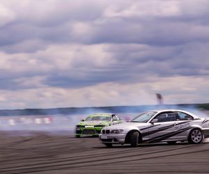 SkillZone Festiwal - motoryzacyjne emocje na lotnisku w Mielcu