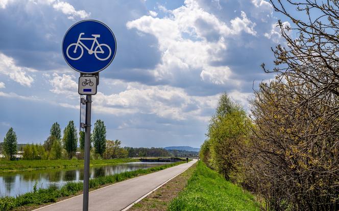 Malownicza ścieżka na Kanale Łączańskim