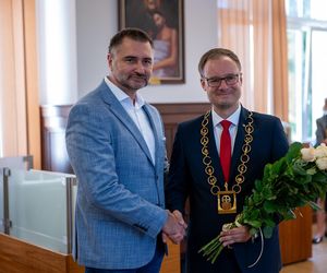Zaprzysiężenie nowego prezydenta Zabrza. Kamil Żbikowski złożył ślubowanie i zwrócił się do mieszkańców