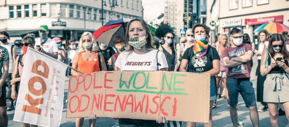 Opole. Protest przeciwko zatrzymaniu Margot i kontrmanifestacja środowisk narodowych