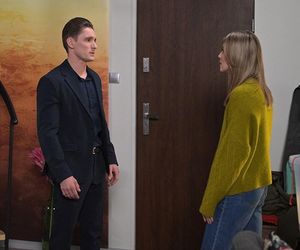 Pierwsza miłość, odcinek 4005. Oskar (Filip Gurłacz), Kalina (Magdalena Wieczorek)