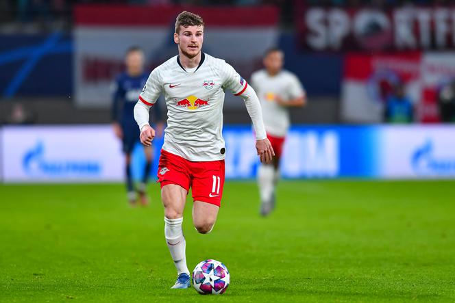 Timo Werner strzelił w tym sezonie 21 goli, 4 mniej od Roberta Lewandowskiego. 