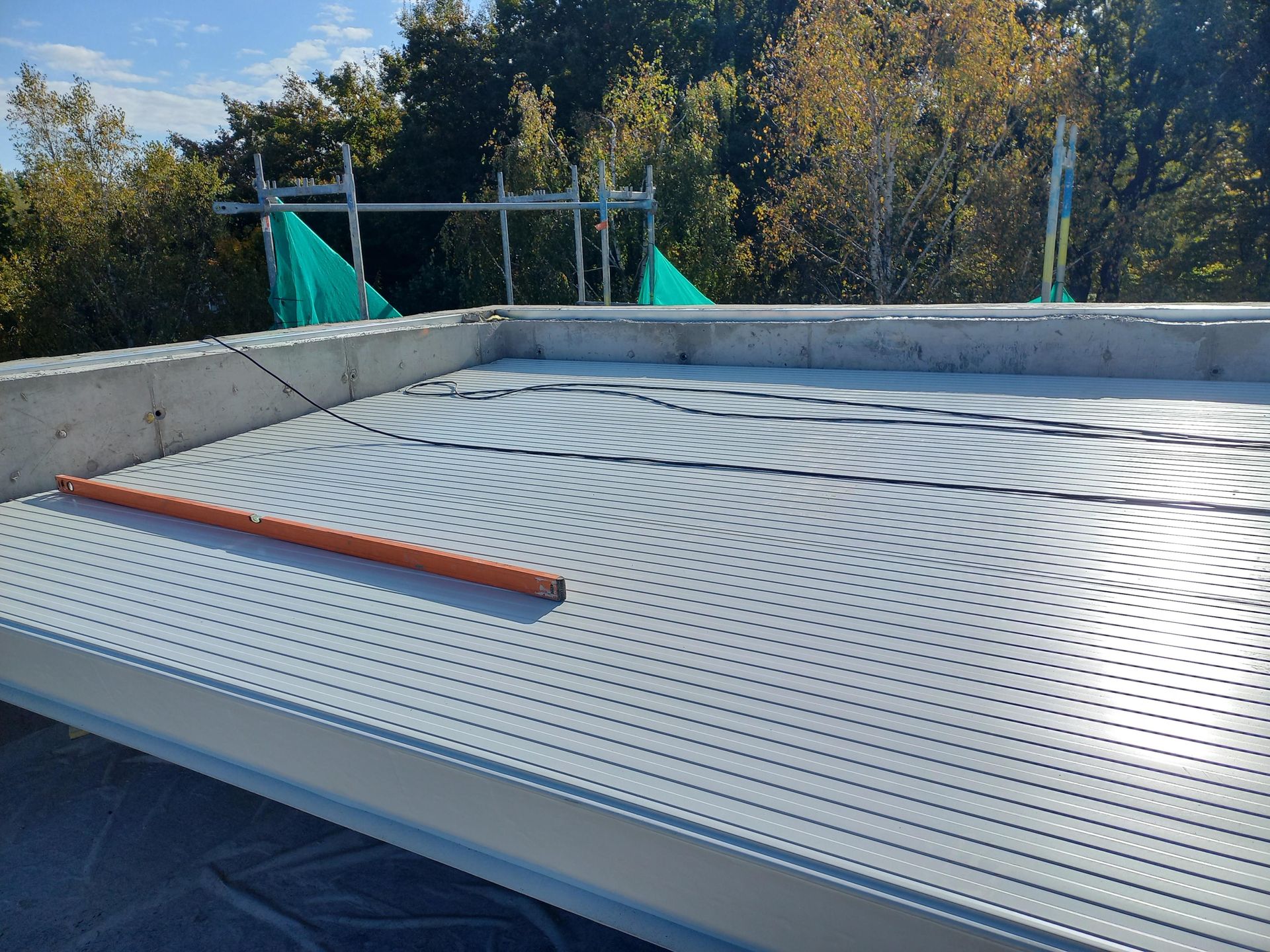 Rozbiórka słynnej willi na dachu bloku