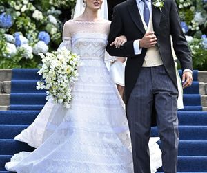 Królewska ceremonia pełna przepychu. Ślubna stylizacja Marii Karoliny podbija światowe media