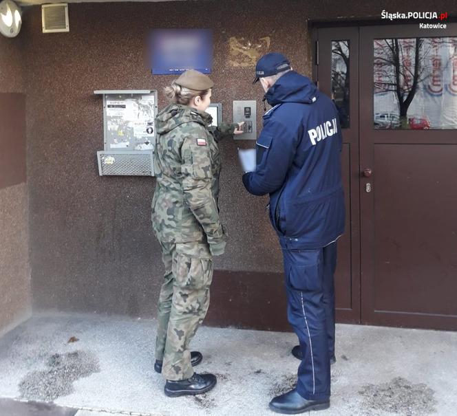 Śląskie: Policjanci i żołnierze kontrolują osoby przebywające na kwarantannie [ZDJĘCIA]