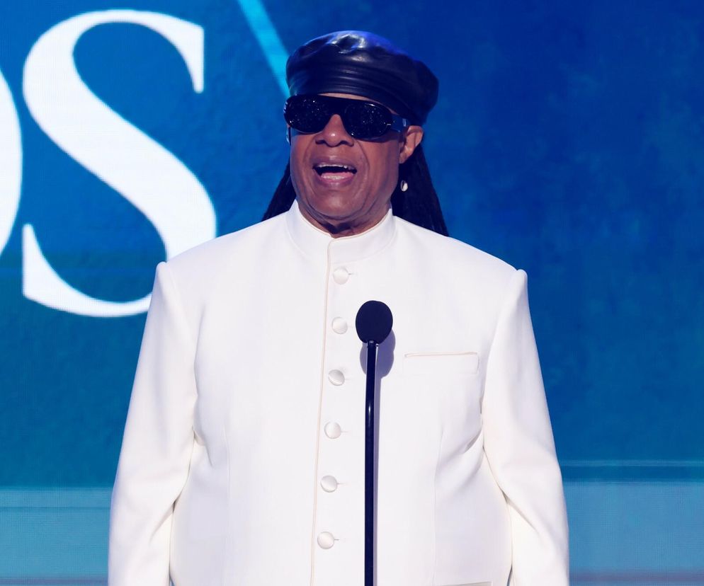 Od lat krąży plotka, jakoby Stevie Wonder wcale nie był niewidomy. Muzyk z rozbrajającą odpowiedzią na takie uwagi!