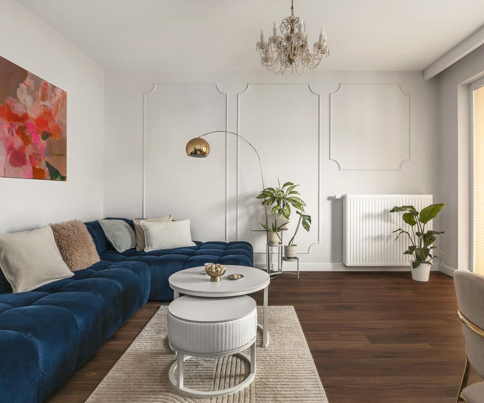 Francuski styl w warszawskim apartamencie. Kuchnia i salon w stylu haute couture