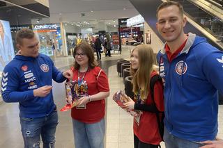 WOŚP w Olsztynie. W Galerii Warmińskiej odbyły się koncerty, pokazy wokalne i inscenizacje walk [ZDJĘCIA]