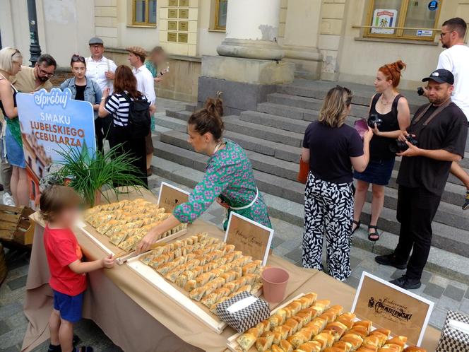 Cebularz to najsłynniejszy lubelski przysmak. W czym tkwi jego fenomen? Zdradzamy sekretny przepis