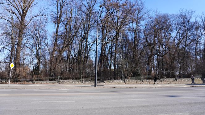 Zakaz wstępu do jednego z najstarszych parków w Lublinie. Teren został ogrodzony